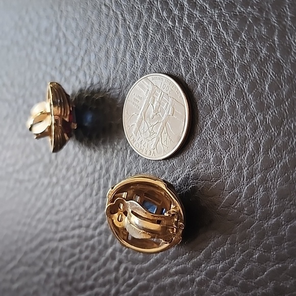 VTG Gold and Red Clip Earrings with Blue Gemstone - Picture 8 of 8